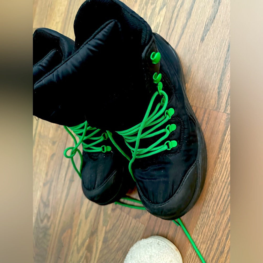 Bottega Veneta boots are  are used 100% authentic